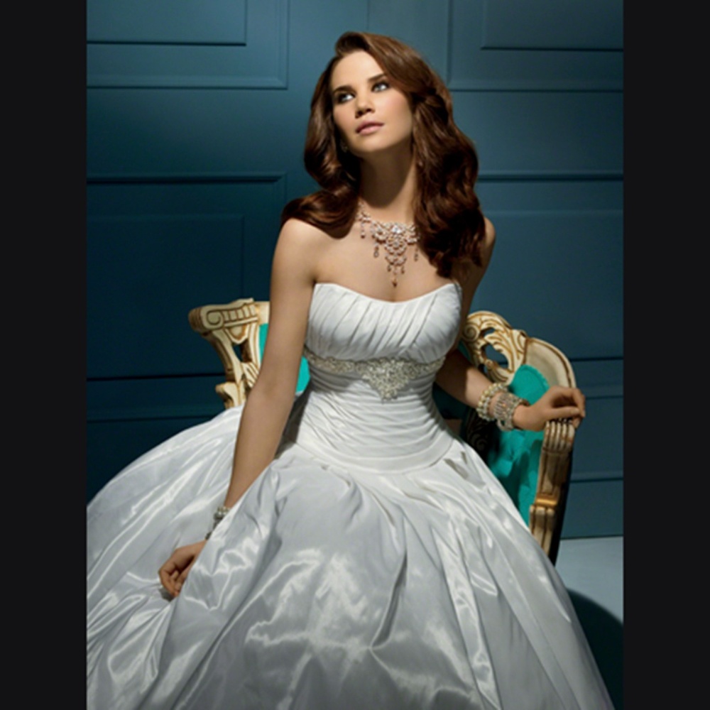 Alfred Angelo Style 840C Wedding Dress